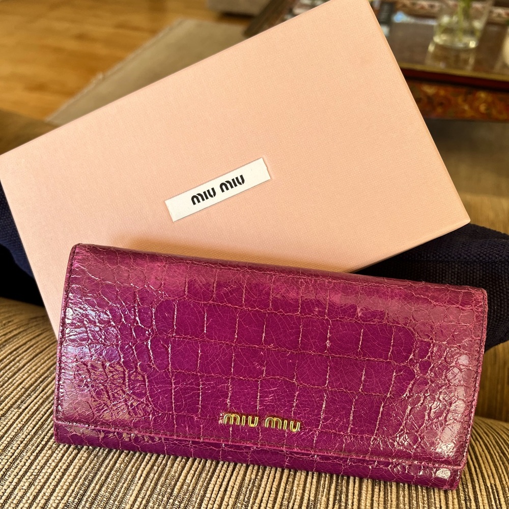 Miu Miu wallet with free chain 💓